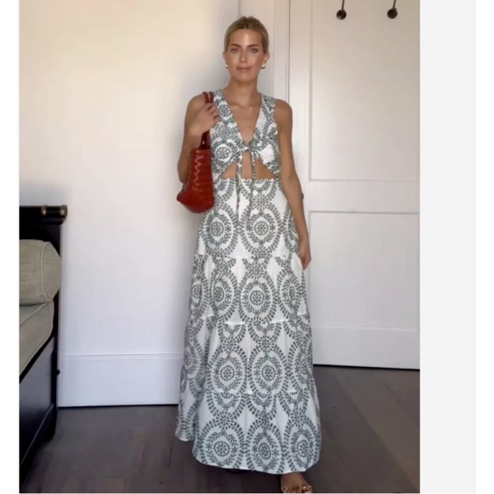 Elegant Green and White Patterned Maxi Dress